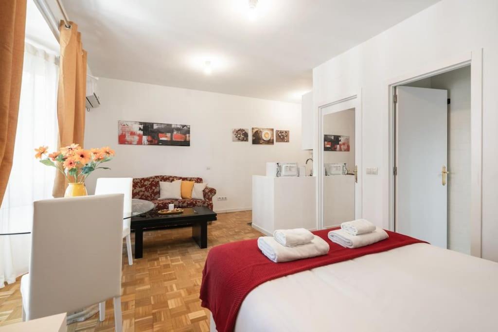 Studio Located In Puerta De Alcala - 2 Madri Exterior foto